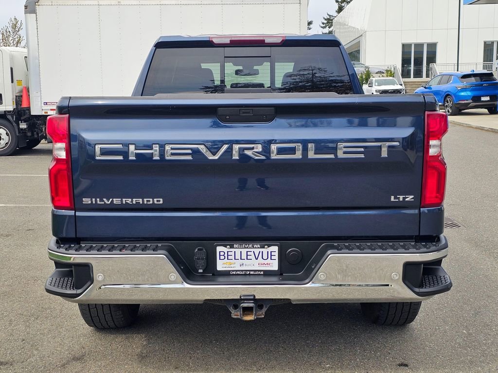 Used 2022 Chevrolet Silverado 1500 LTZ w/ LTZ Premium Package AWD/4WD image 4
