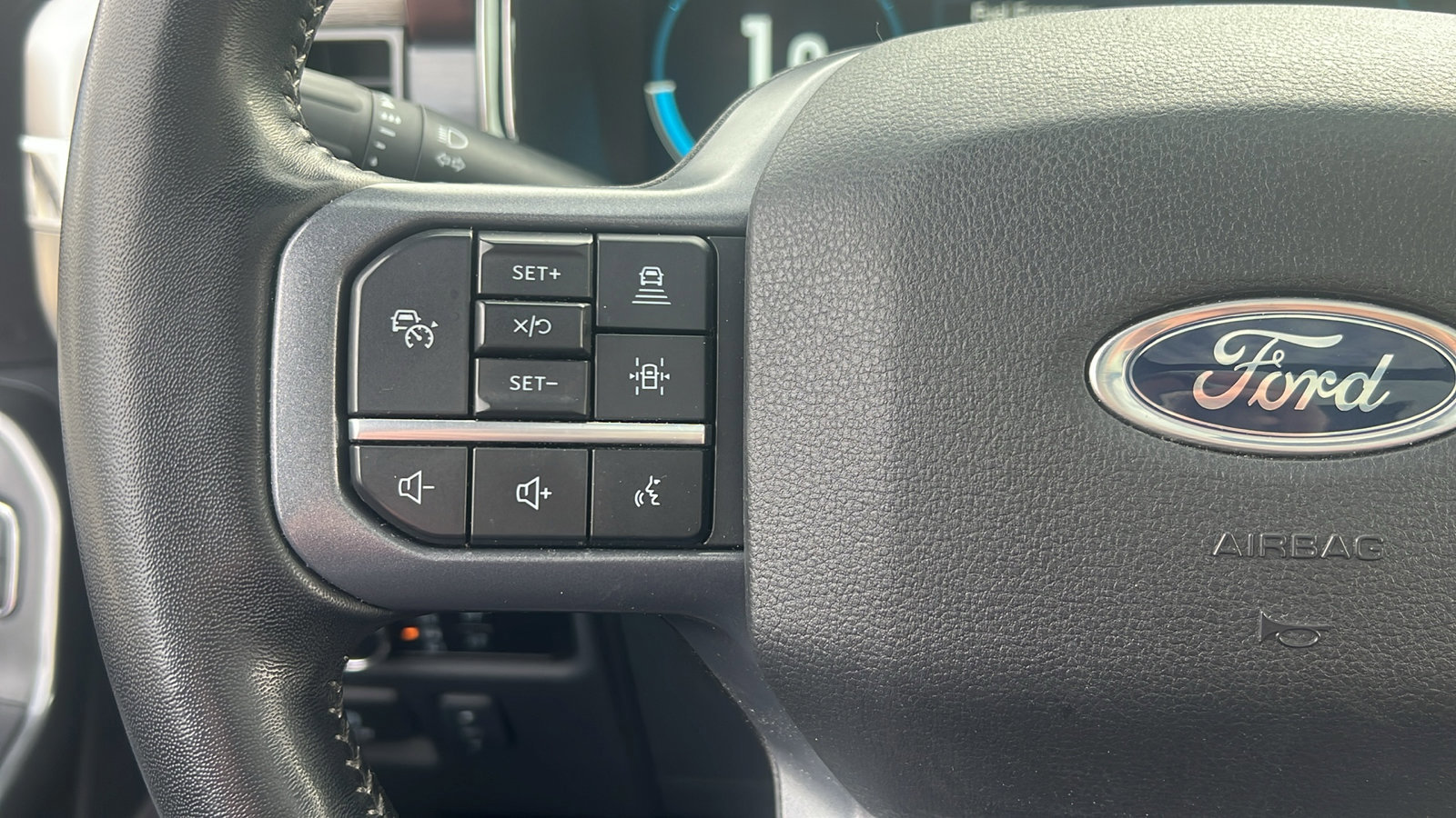 Used 2023 Ford F150 Lariat w/ Equipment Group 502A High image 17