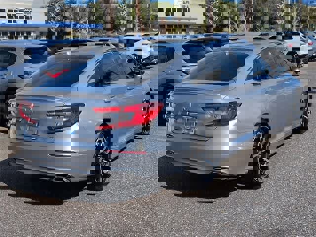 Used 2018 Honda Accord Sport image 8