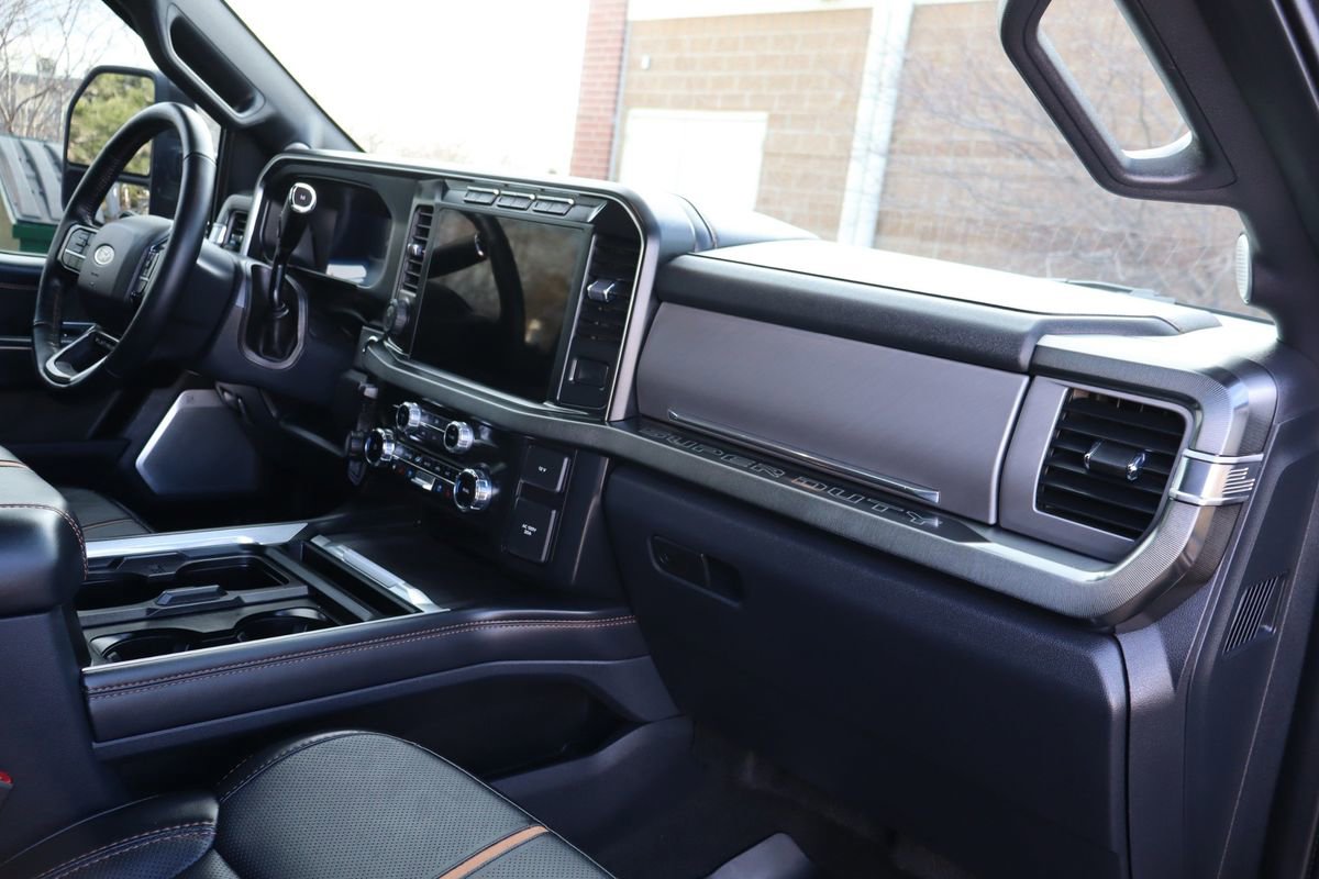 Used 2024 Ford F250 Platinum image 17