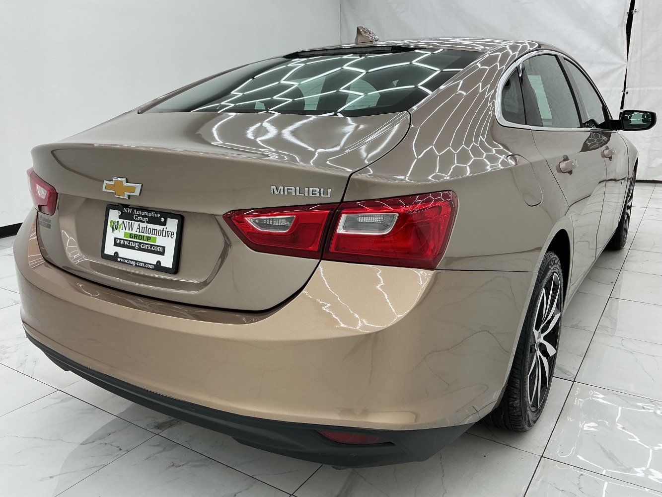 Used 2018 Chevrolet Malibu LT FWD image 8