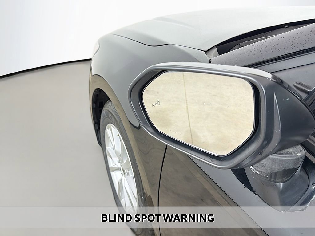 Used 2025 Toyota Camry LE image 4