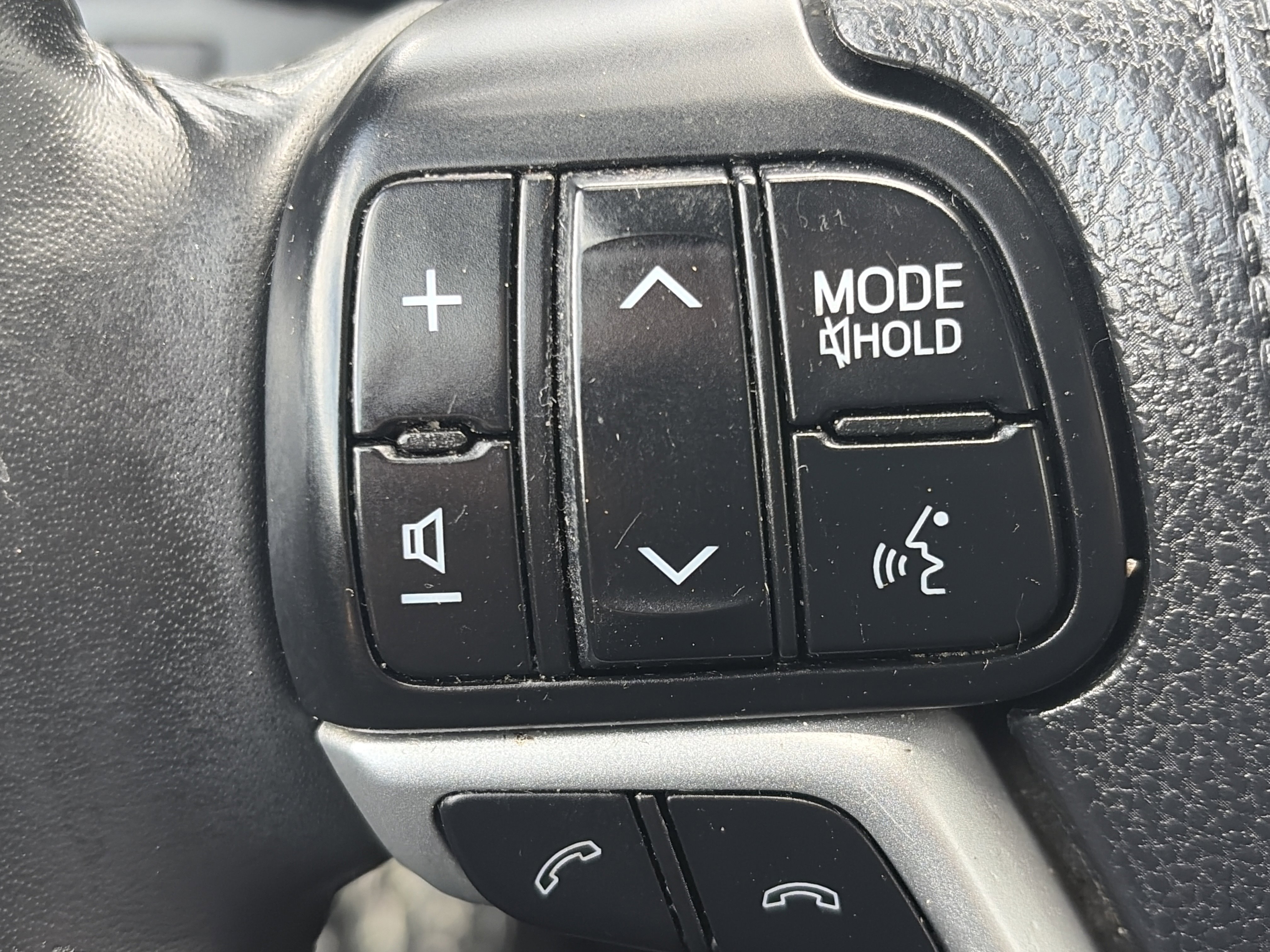 Used 2018 Toyota Highlander Plus AWD/4WD image 18