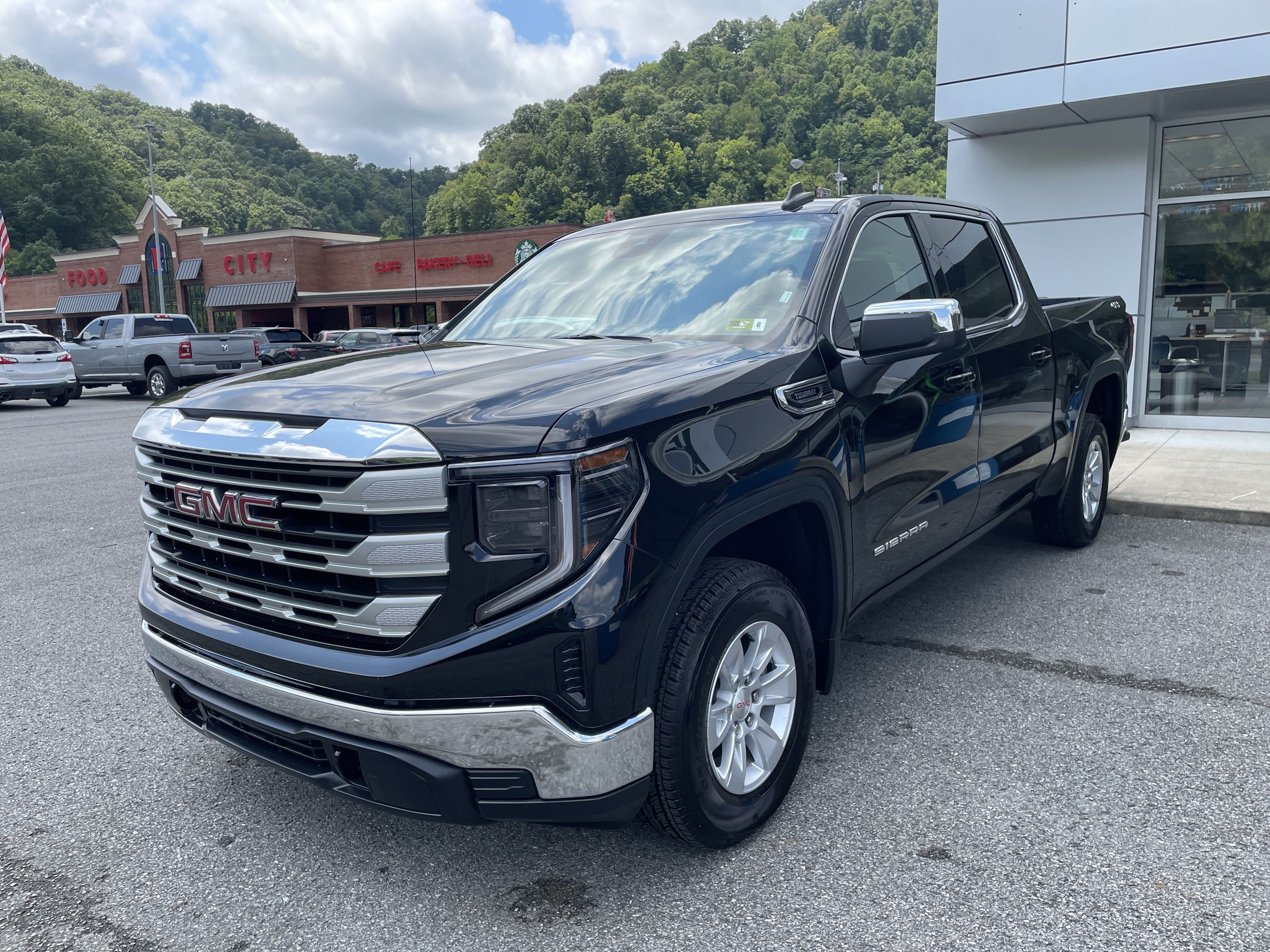 Used 2024 GMC Sierra 1500 SLE AWD/4WD image 7
