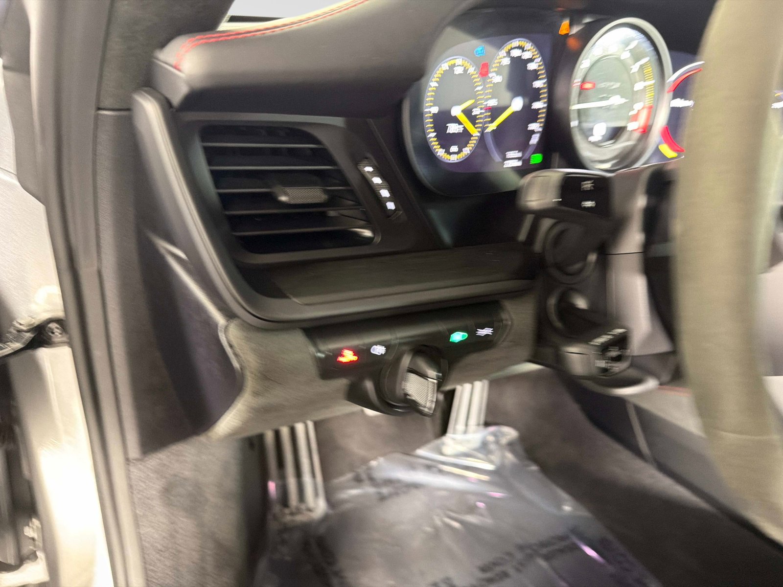 Used 2023 Porsche 911 GT3 image 33