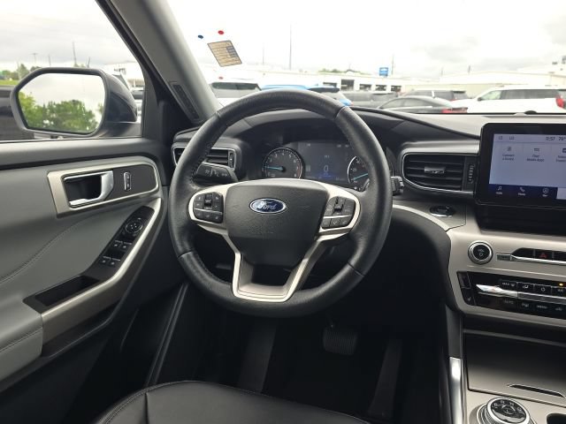 Used 2023 Ford Explorer XLT w/ Equipment Group 202A RWD image 38