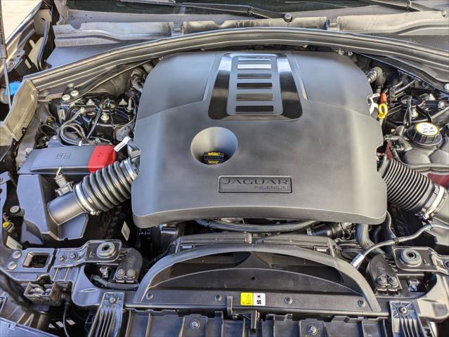 Used 2024 Jaguar F-PACE R-Dynamic S image 32