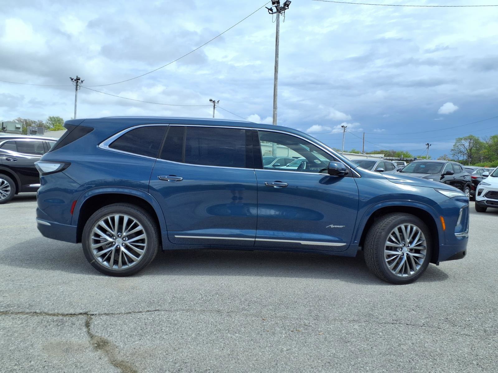 New 2026 Buick Enclave Avenir image 28