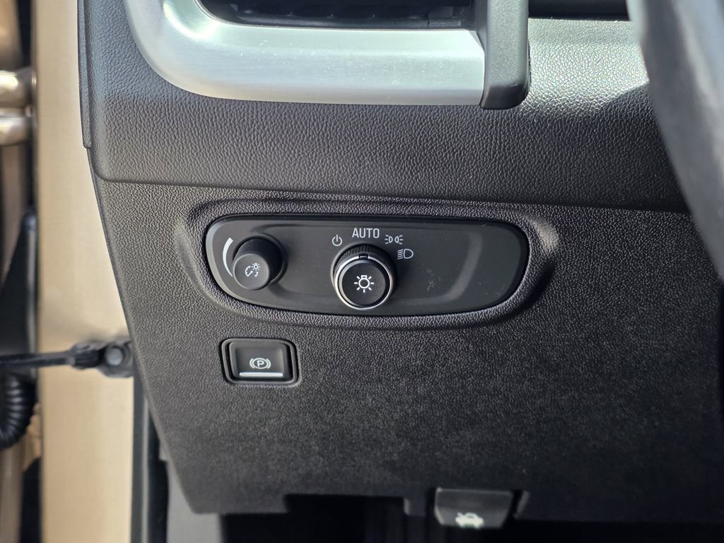 Used 2018 GMC Terrain SLE w/ Driver Convenience Package FWD image 23
