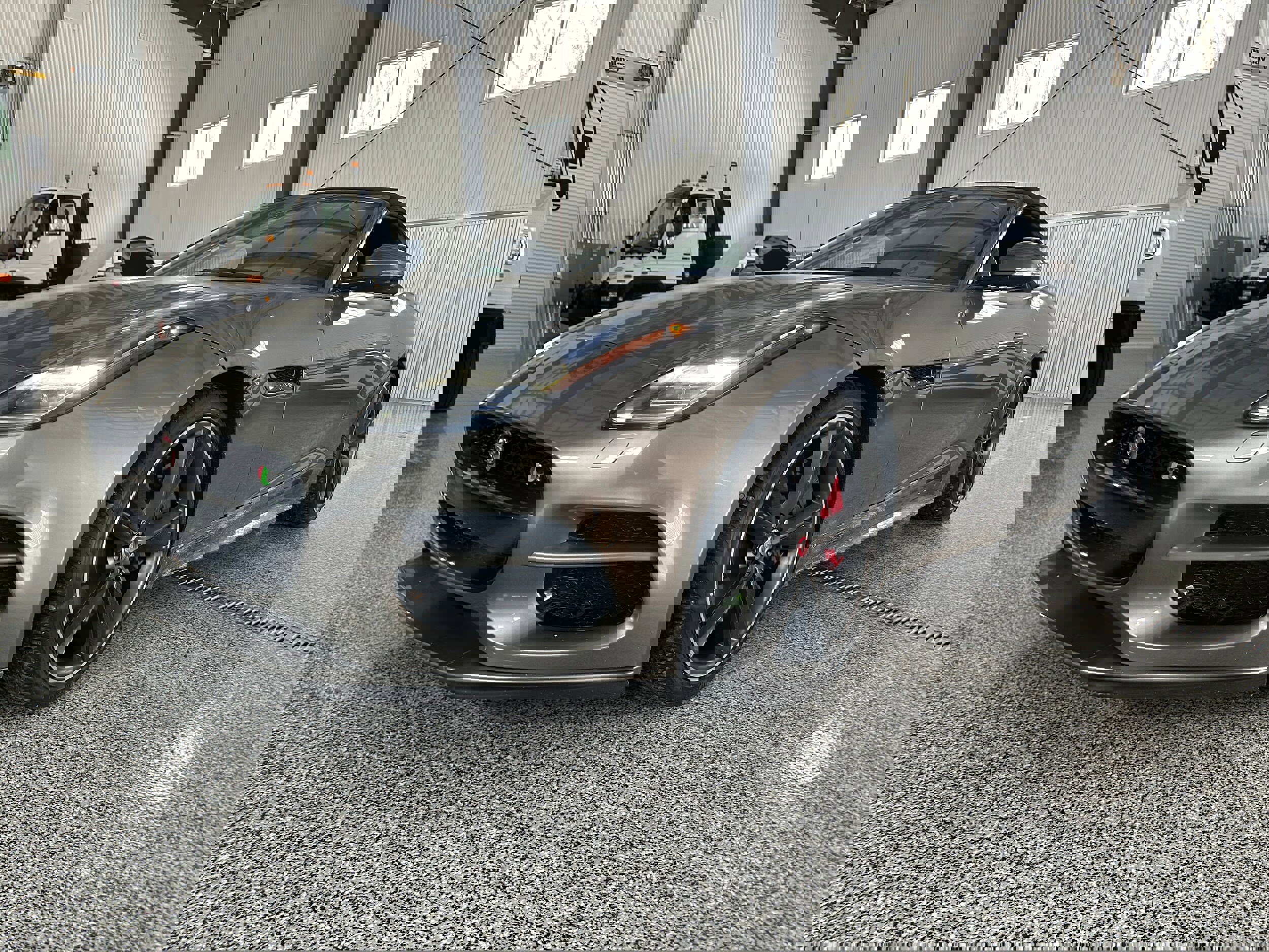 Used 2018 Jaguar F-TYPE R image 24