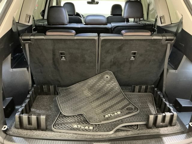 Used 2024 Volkswagen Atlas Peak Edition SE AWD/4WD image 19