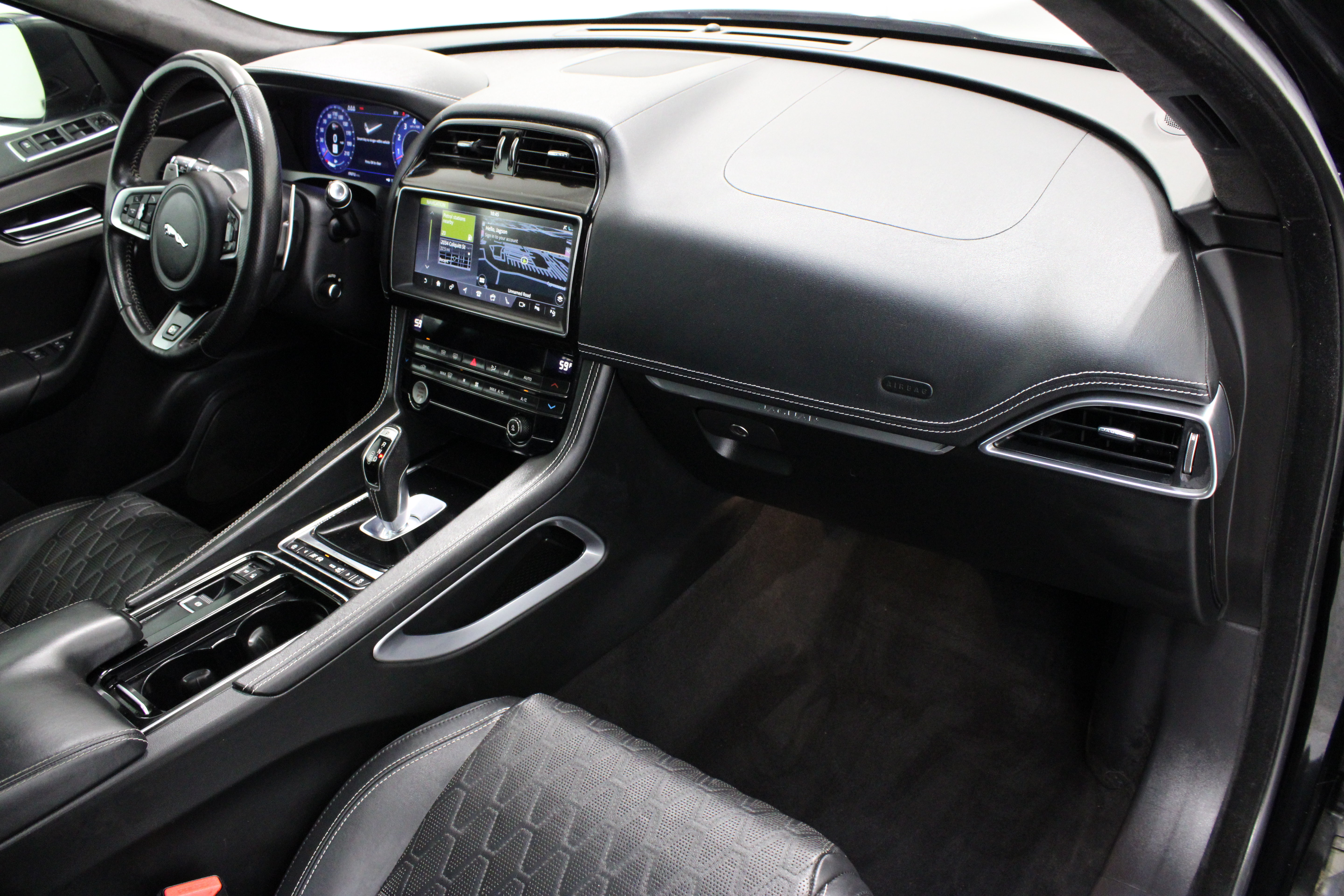 Used 2020 Jaguar F-PACE SVR AWD/4WD image 39