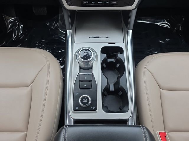 Certified 2021 Ford Explorer XLT w/ Equipment Group 202A image 3