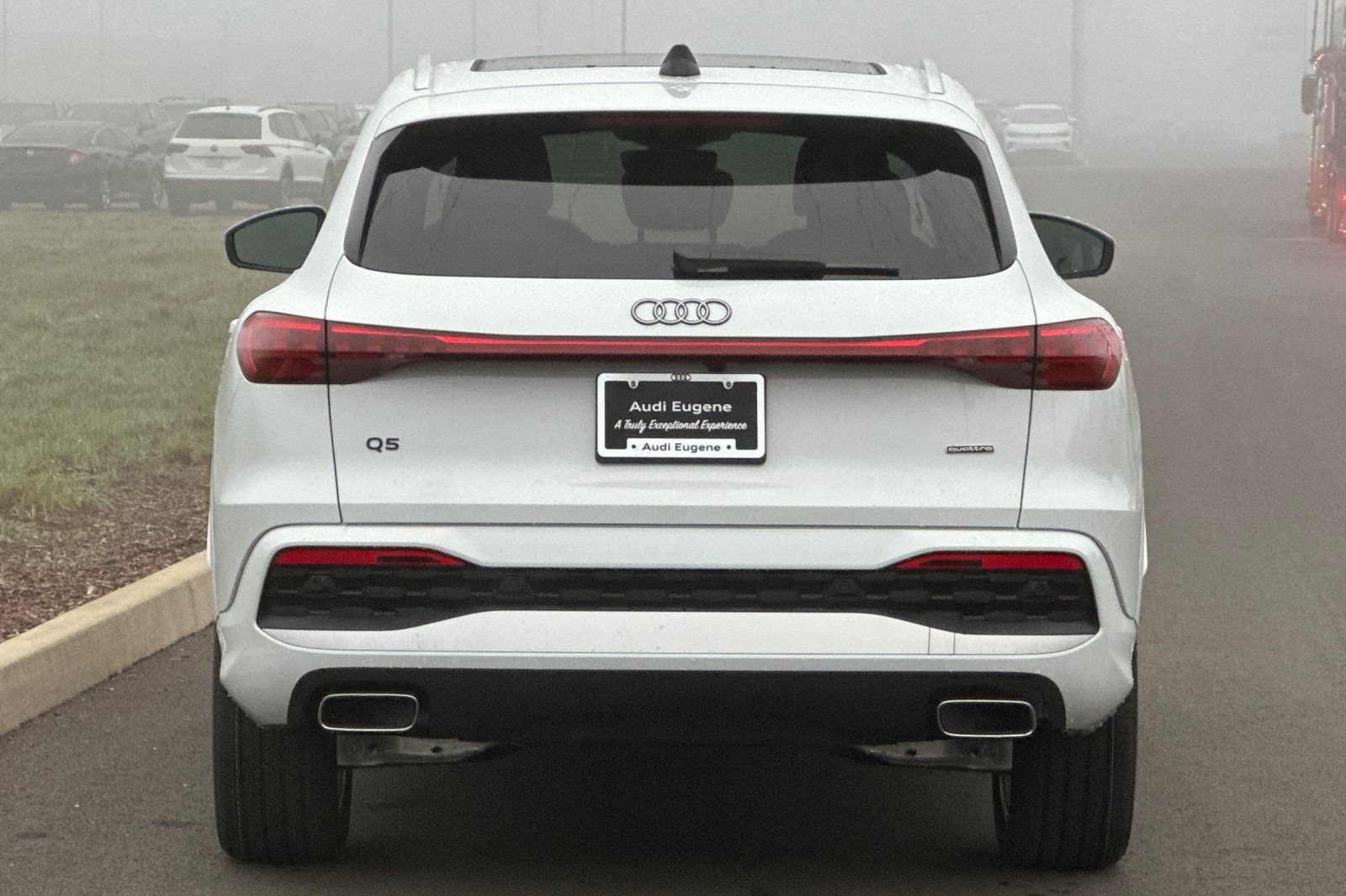 Used 2025 Audi Q5 Premium Plus w/ Premium Plus AWD/4WD image 4