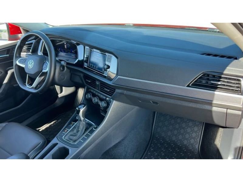 Used 2023 Volkswagen Jetta SE image 18