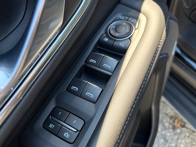 Used 2024 Chevrolet Tahoe Premier w/ Premium Package AWD/4WD image 13