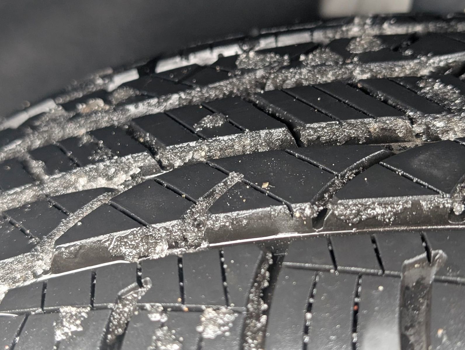 Used 2023 GMC Acadia SLT image 44