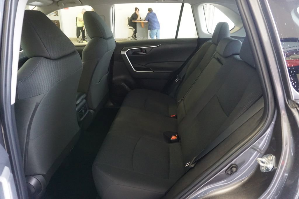 Used 2023 Toyota RAV4 LE AWD/4WD image 17