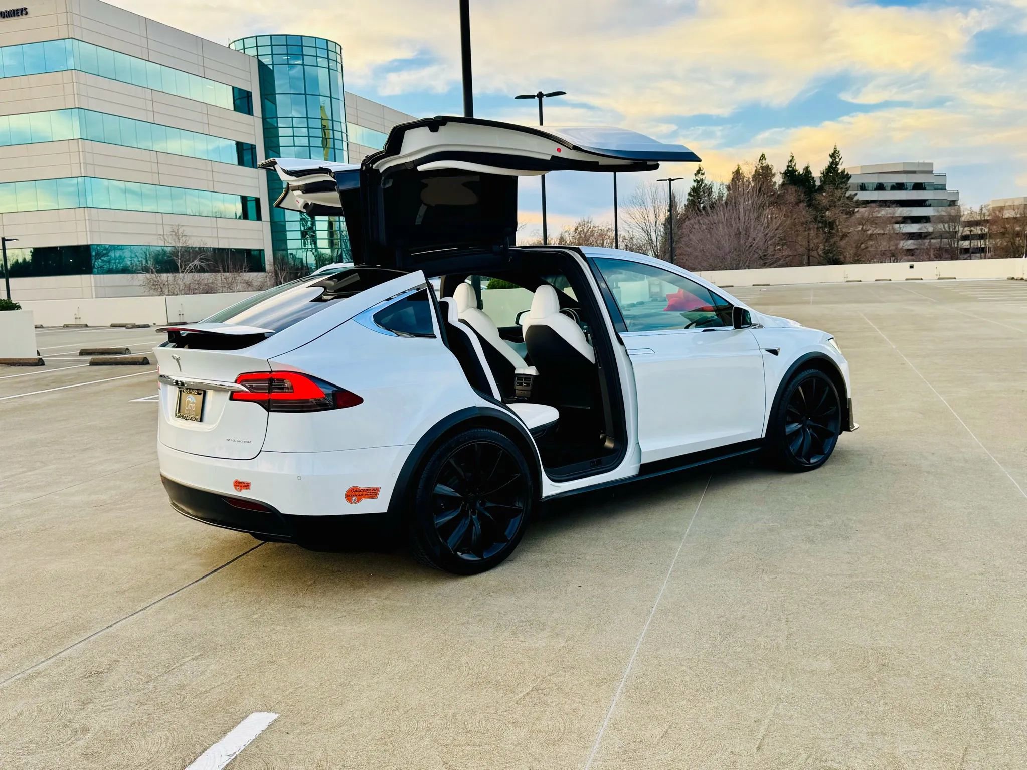Used 2020 Tesla Model X Long Range image 7