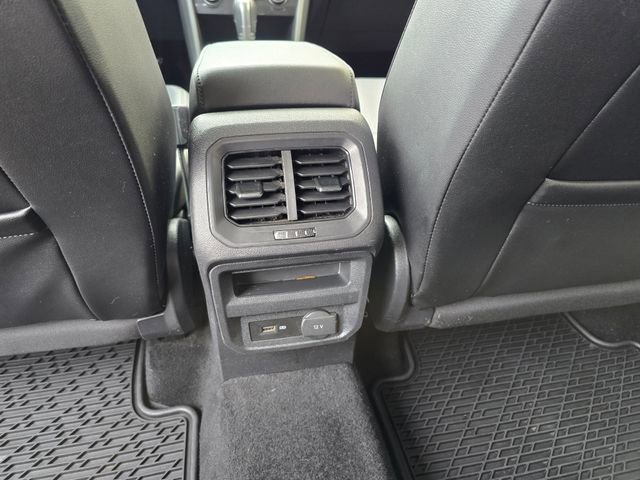 Used 2019 Volkswagen Tiguan SE image 24