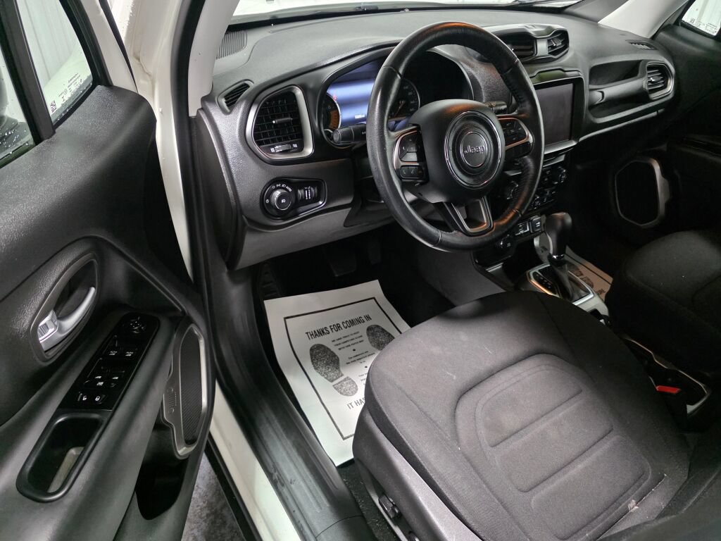 Used 2022 Jeep Renegade Latitude w/ Convenience Group AWD/4WD image 6