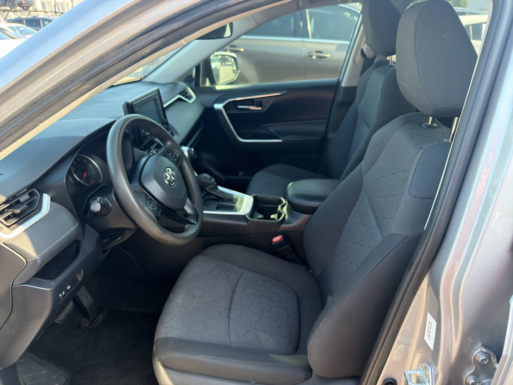 Used 2020 Toyota RAV4 XLE FWD image 10