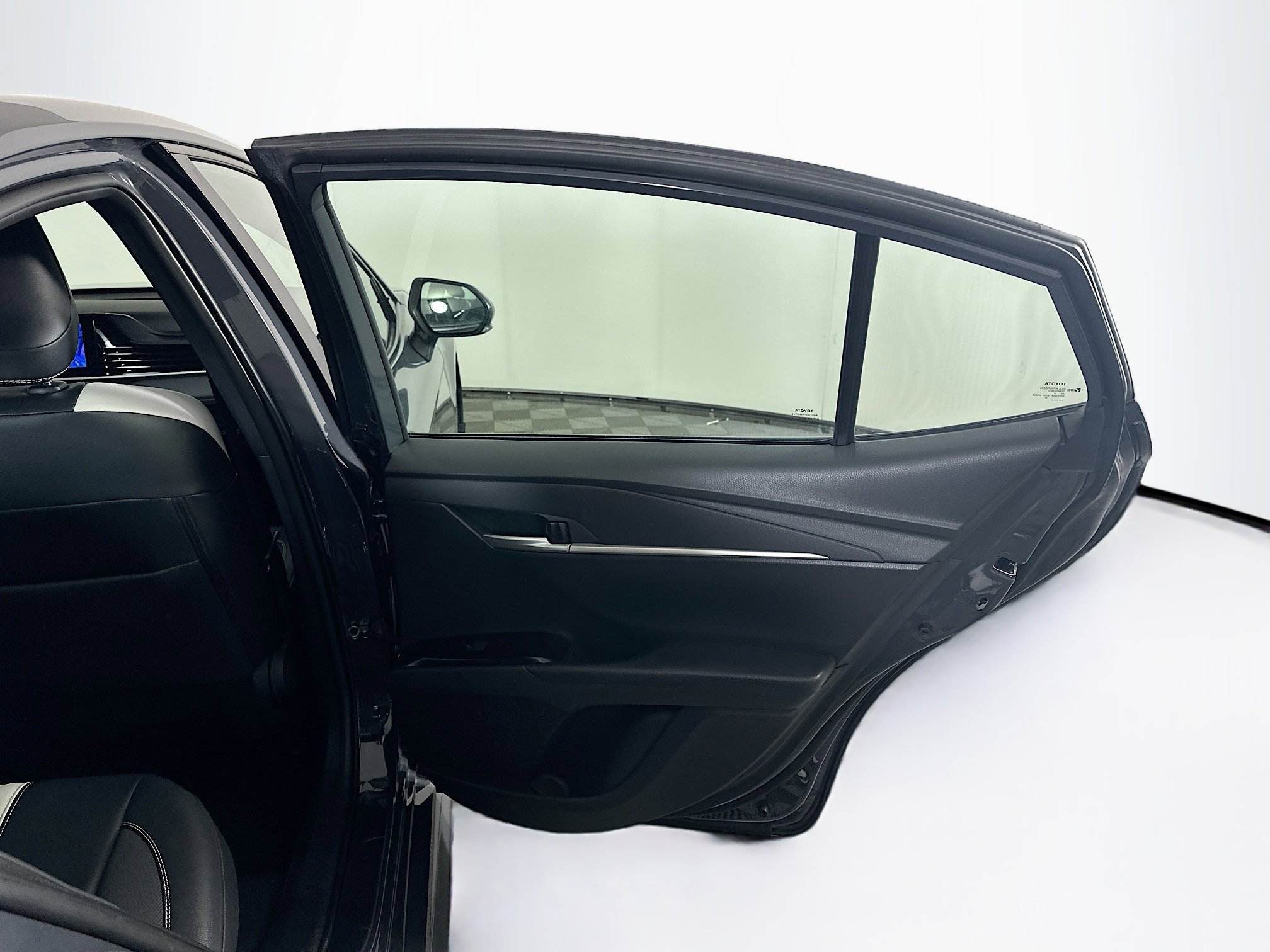 Used 2025 Toyota Camry SE image 31