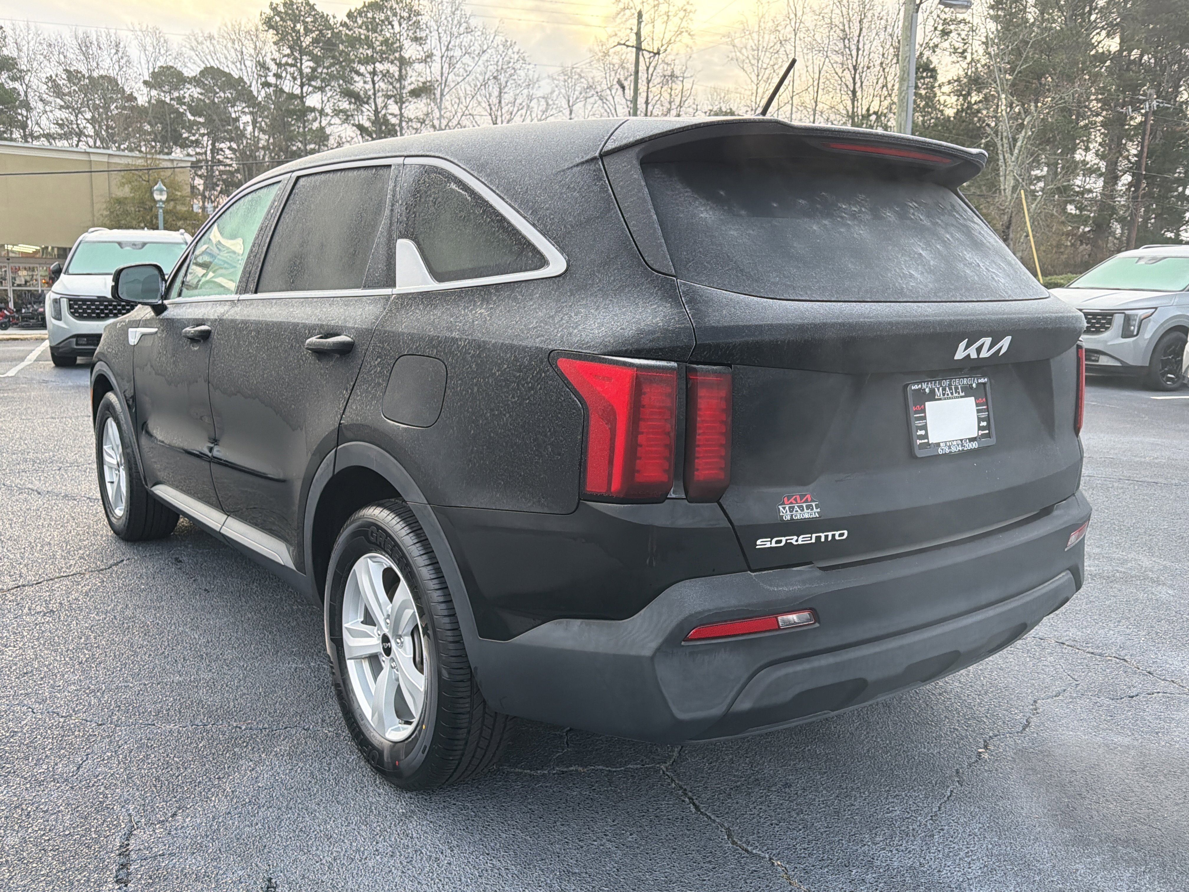 Used 2023 Kia Sorento LX image 5