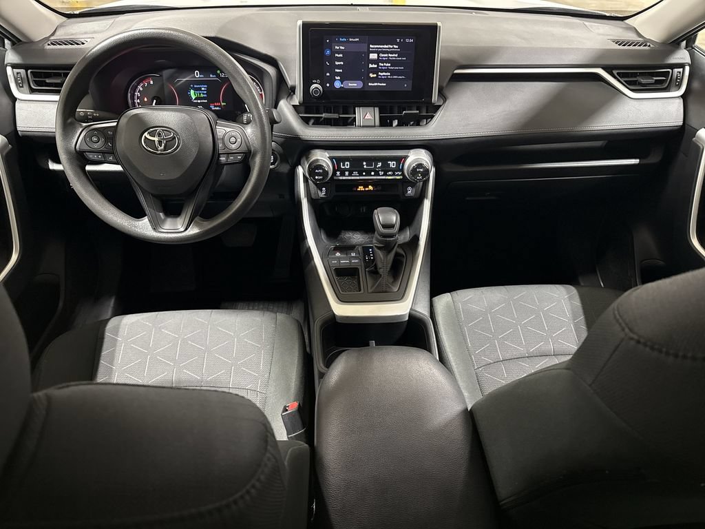 Used 2024 Toyota RAV4 XLE FWD image 10