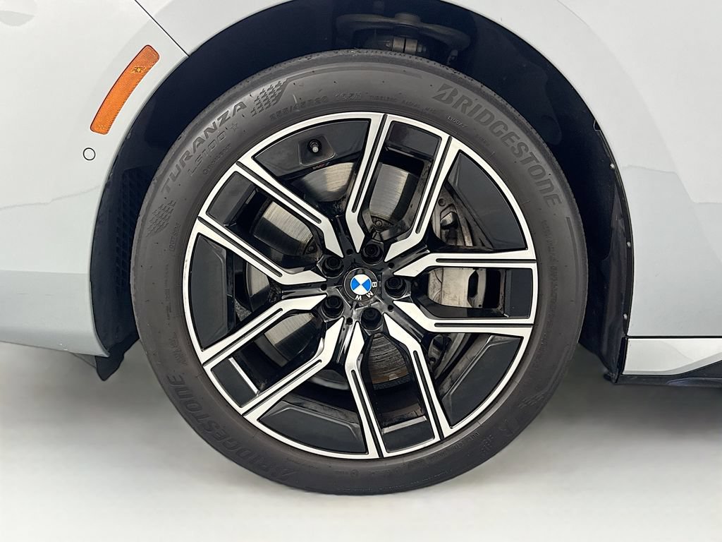 Used 2023 BMW 760i xDrive AWD/4WD image 34