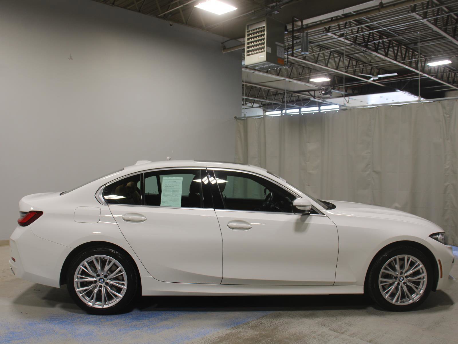 Certified 2024 BMW 330i xDrive Sedan w/ Convenience Package AWD/4WD image 21