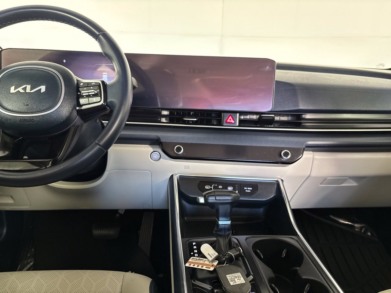 Used 2025 Kia Carnival SX FWD image 24