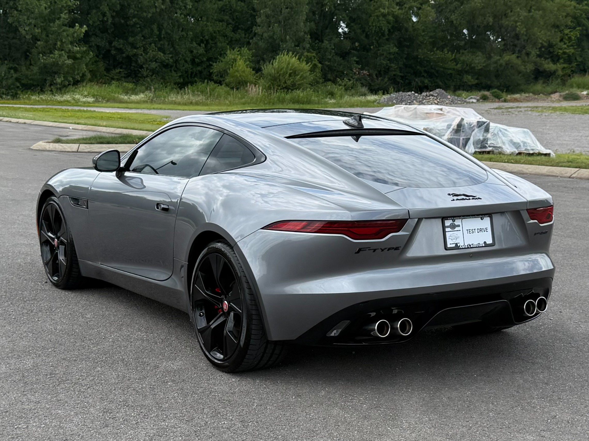 Used 2023 Jaguar F-TYPE Coupe RWD image 4