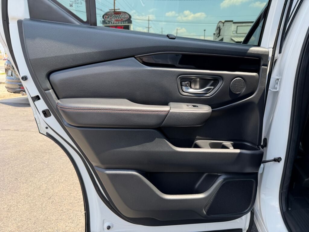 Used 2023 Honda Pilot TrailSport image 22