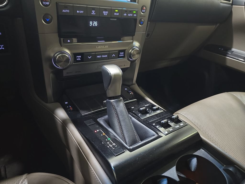 Used 2021 Lexus GX 460 Luxury w/ Sport Design Package AWD/4WD image 26