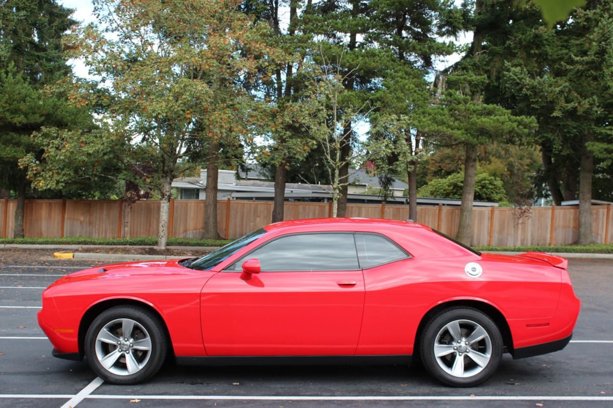 Used 2019 Dodge Challenger SXT RWD image 4