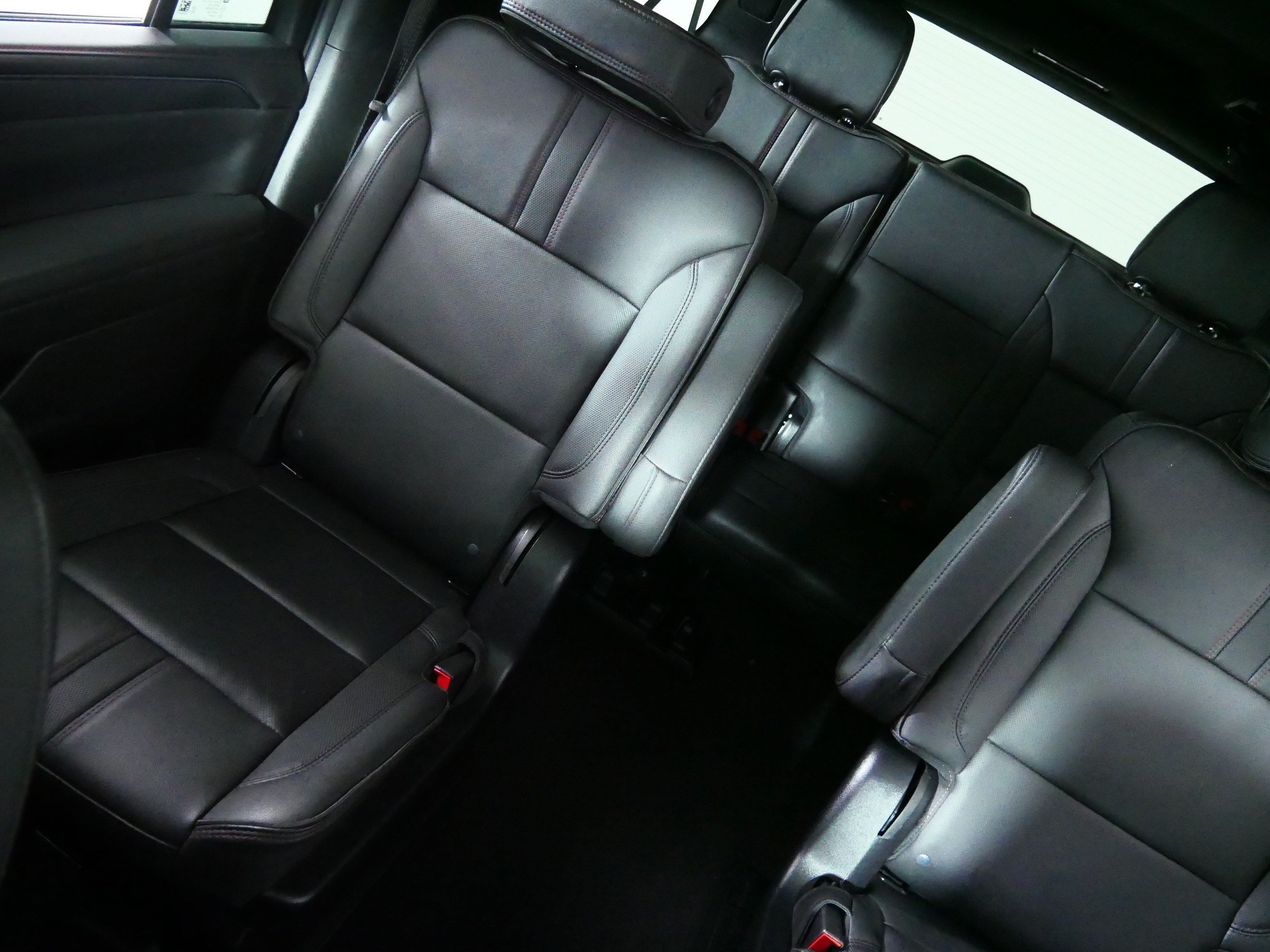 Used 2024 Chevrolet Suburban RST w/ Luxury Package AWD/4WD image 12