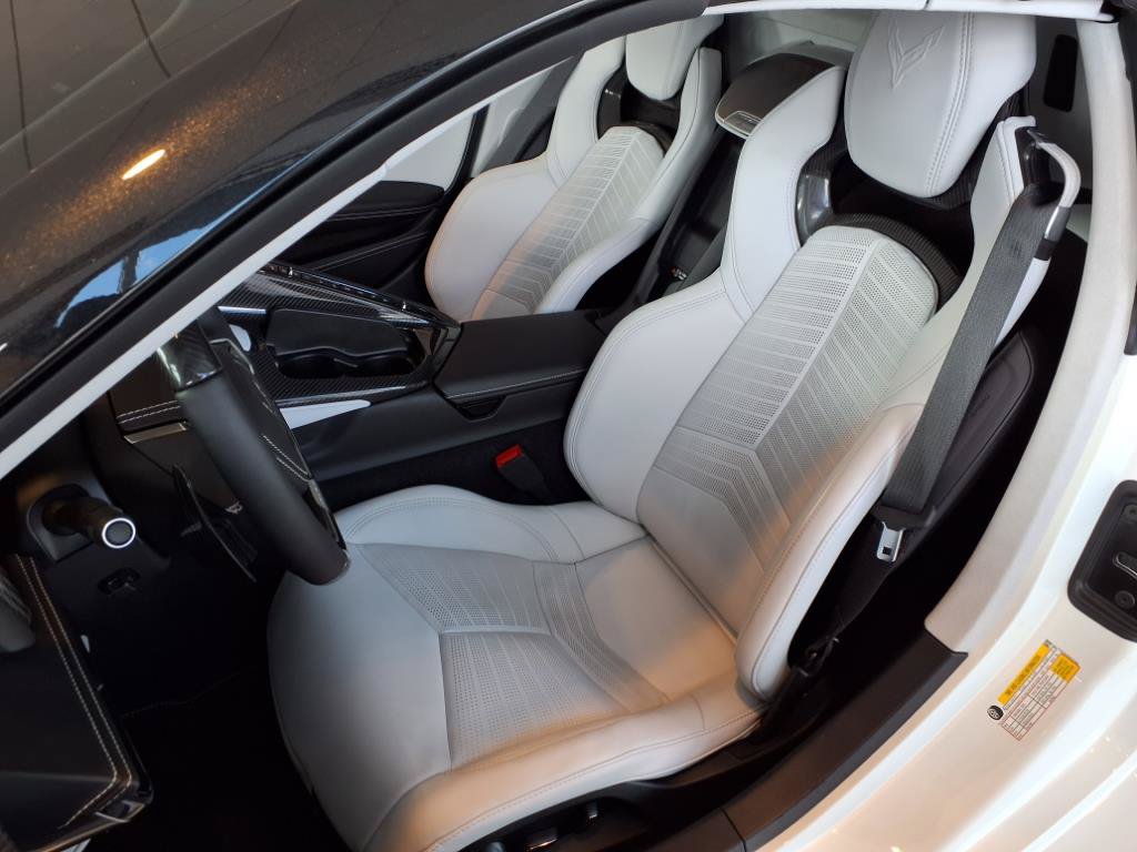 Used 2024 Chevrolet Corvette Z06 RWD image 10