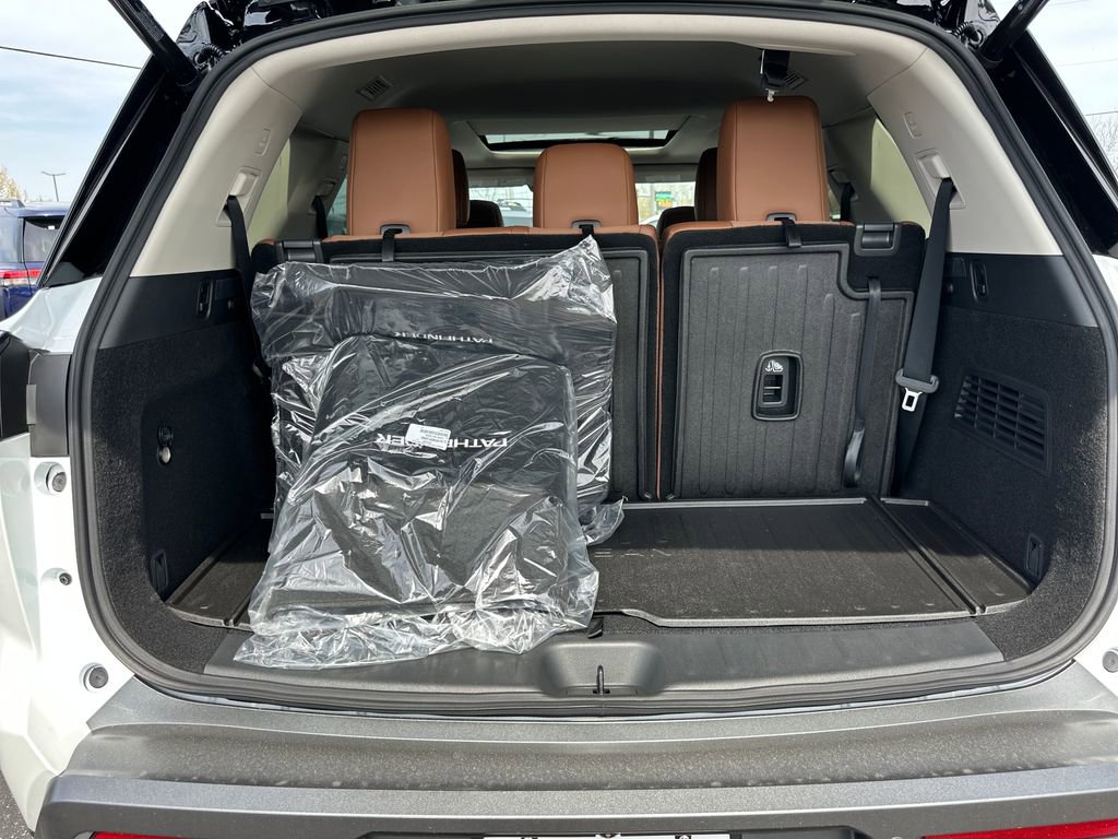 New 2026 Nissan Pathfinder Platinum AWD/4WD image 39