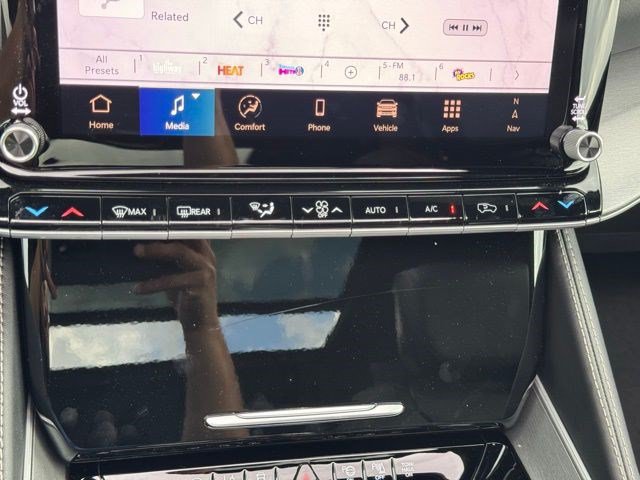 New 2026 Jeep Grand Wagoneer Limited AWD/4WD image 23