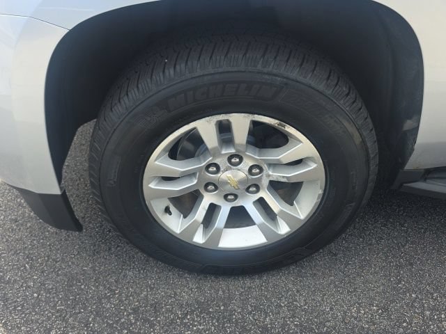 Used 2015 Chevrolet Suburban LT AWD/4WD image 10