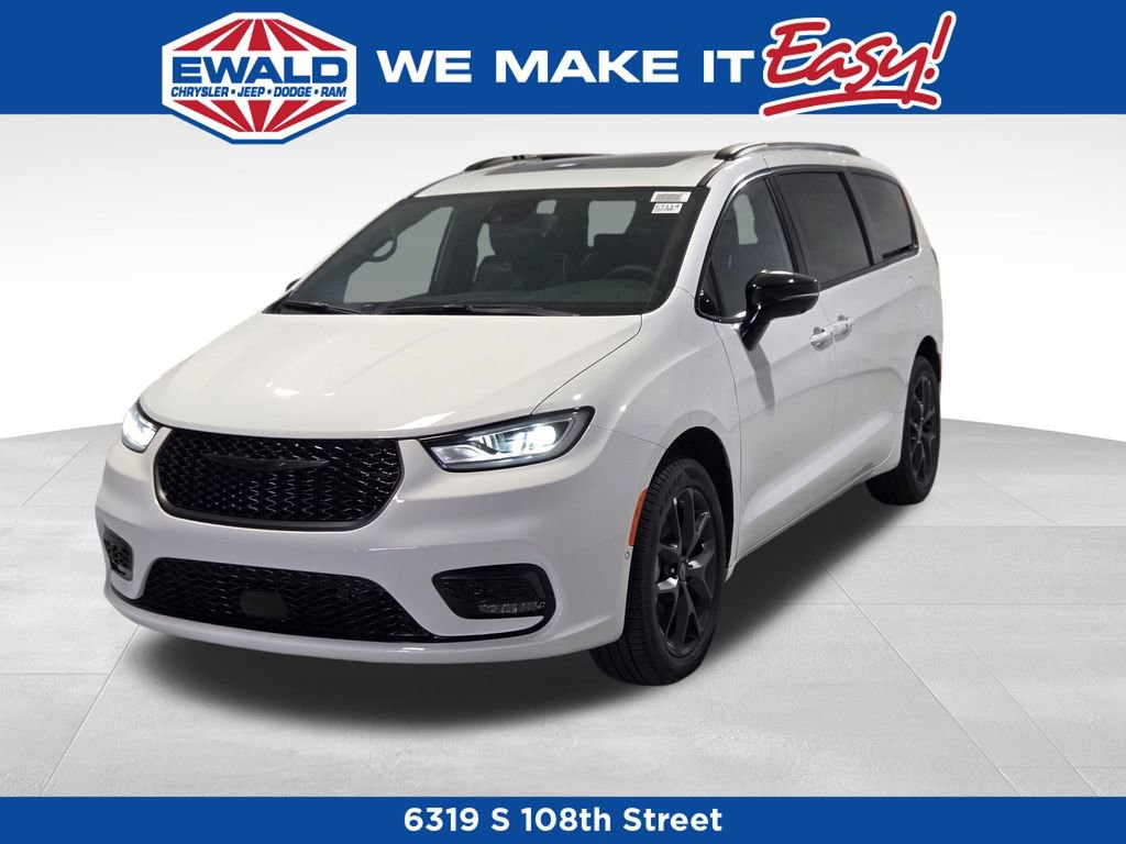 New 2026 Chrysler Pacifica Limited w/ S Appearance Package image 17