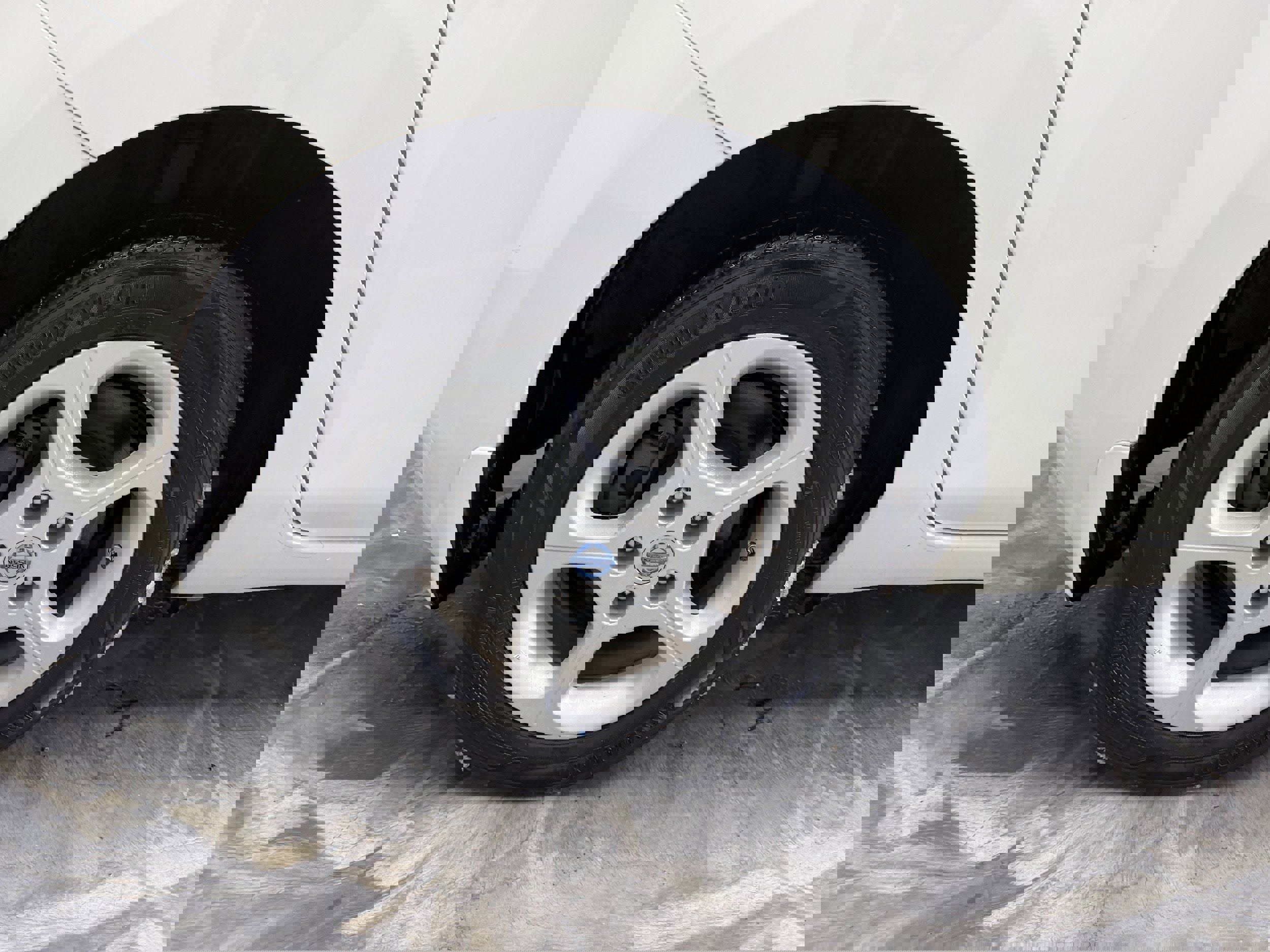 Used 2012 Nissan Leaf SL image 24