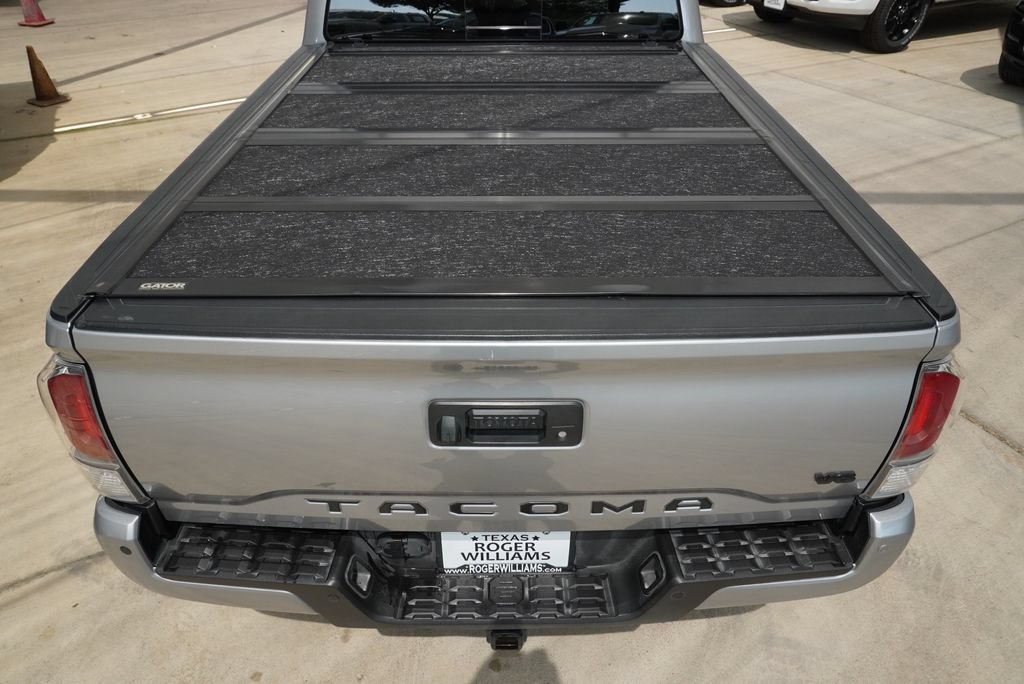 Used 2021 Toyota Tacoma TRD Off-Road w/ Technology Package AWD/4WD image 12