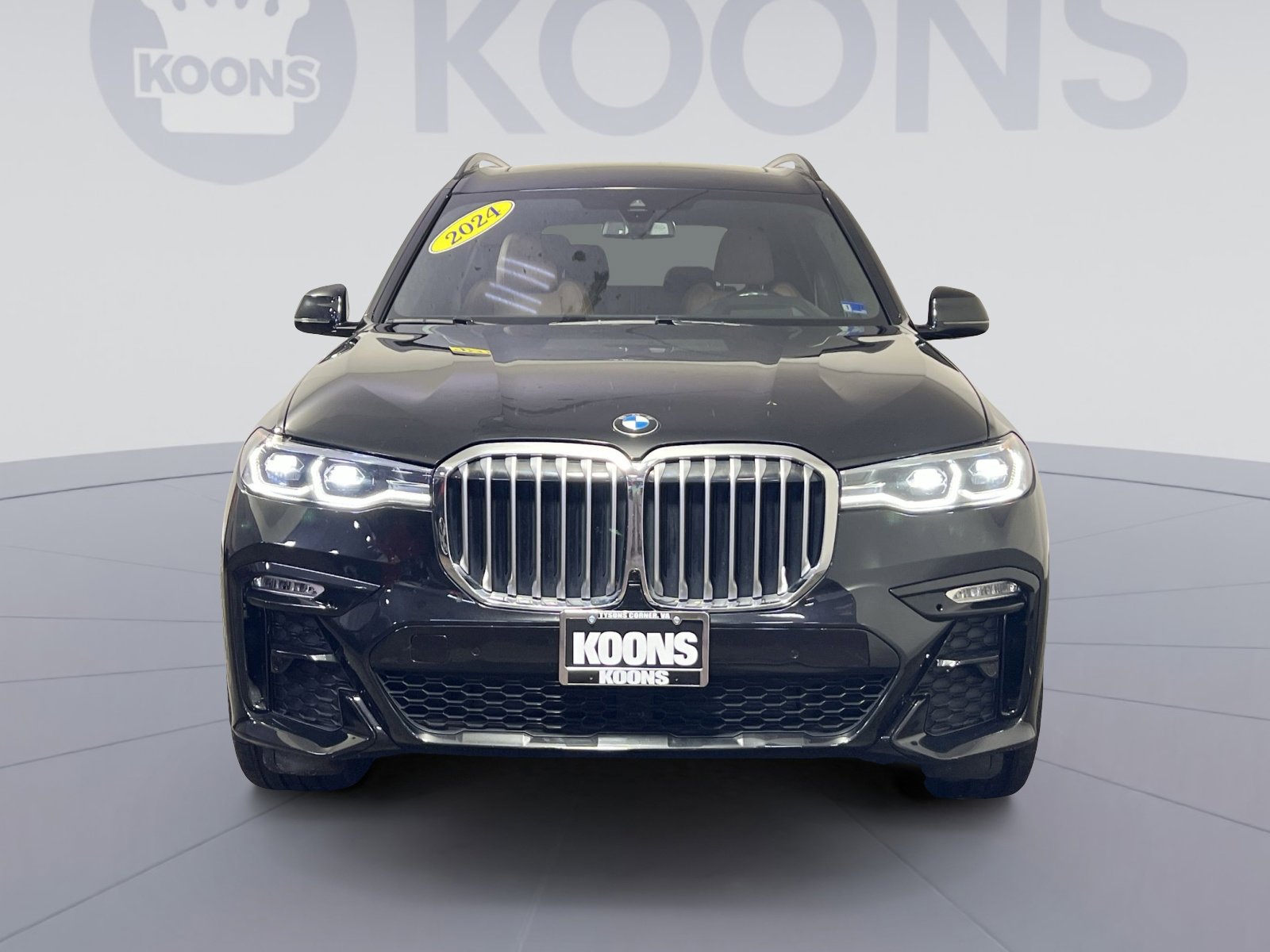 Used 2022 BMW X7 xDrive40i w/ M Sport Package image 11