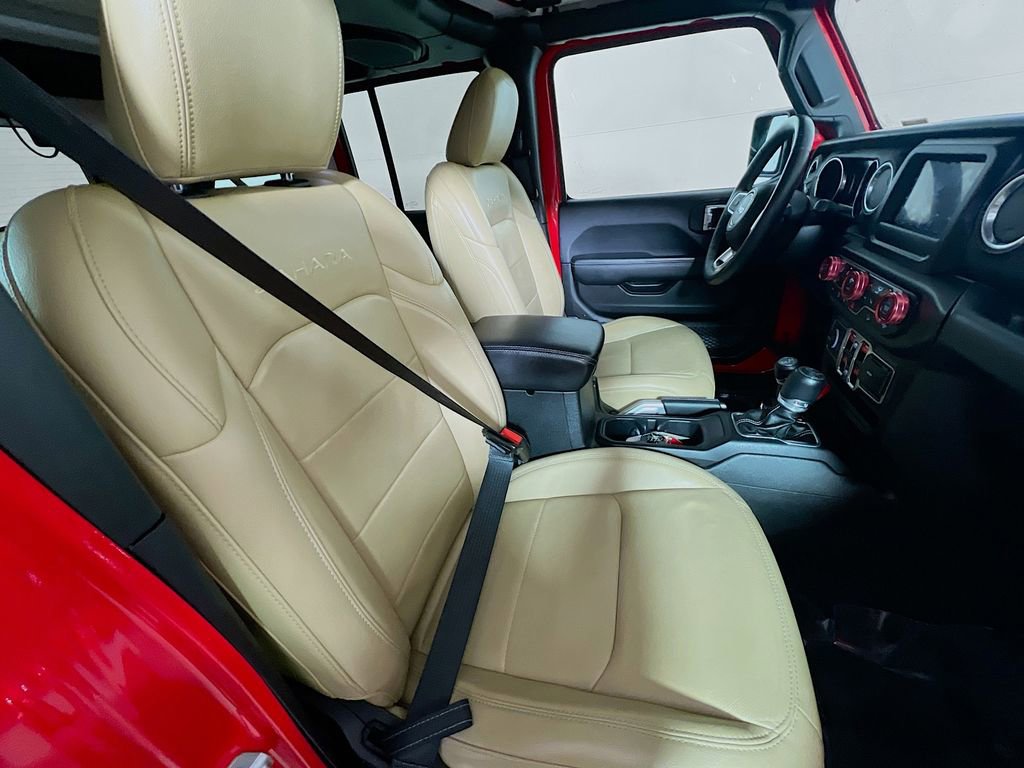 Used 2018 Jeep Wrangler Unlimited Sahara w/ Cold Weather Group image 24