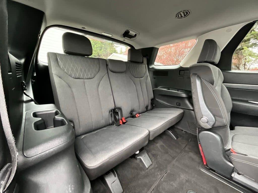 Used 2022 Hyundai Palisade SEL w/ Winter Package image 15