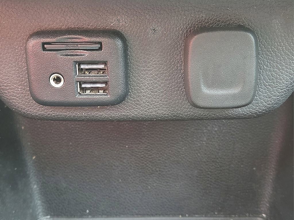 Used 2021 Chevrolet Traverse RS image 30