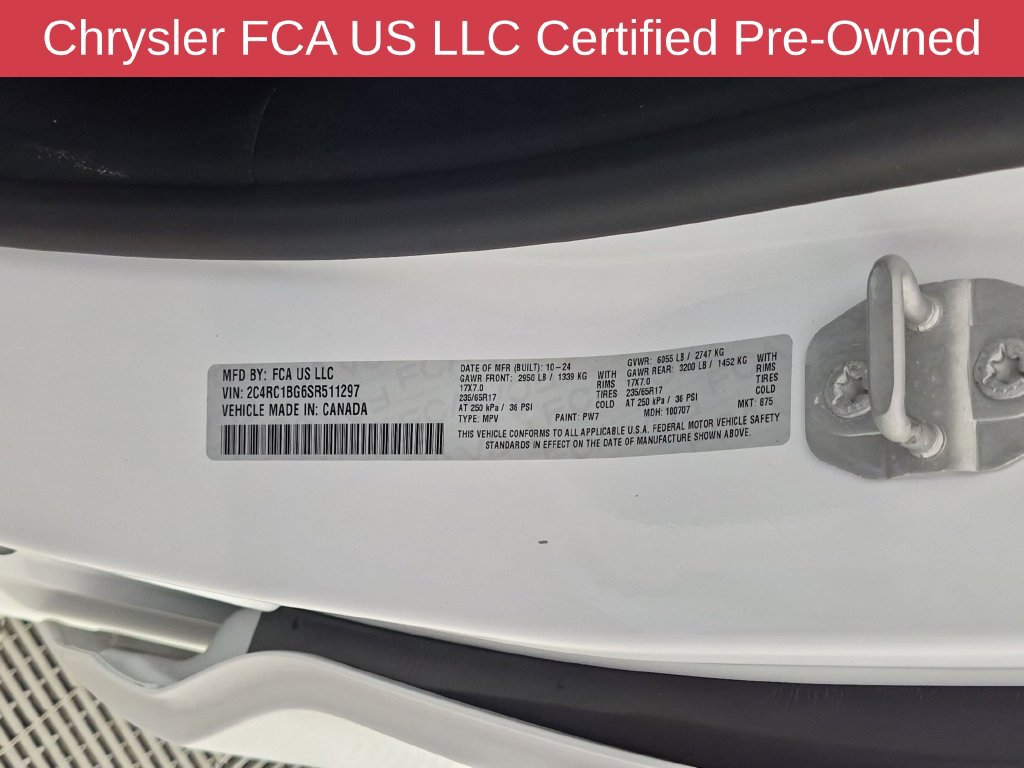 Certified 2025 Chrysler Pacifica Select FWD image 40