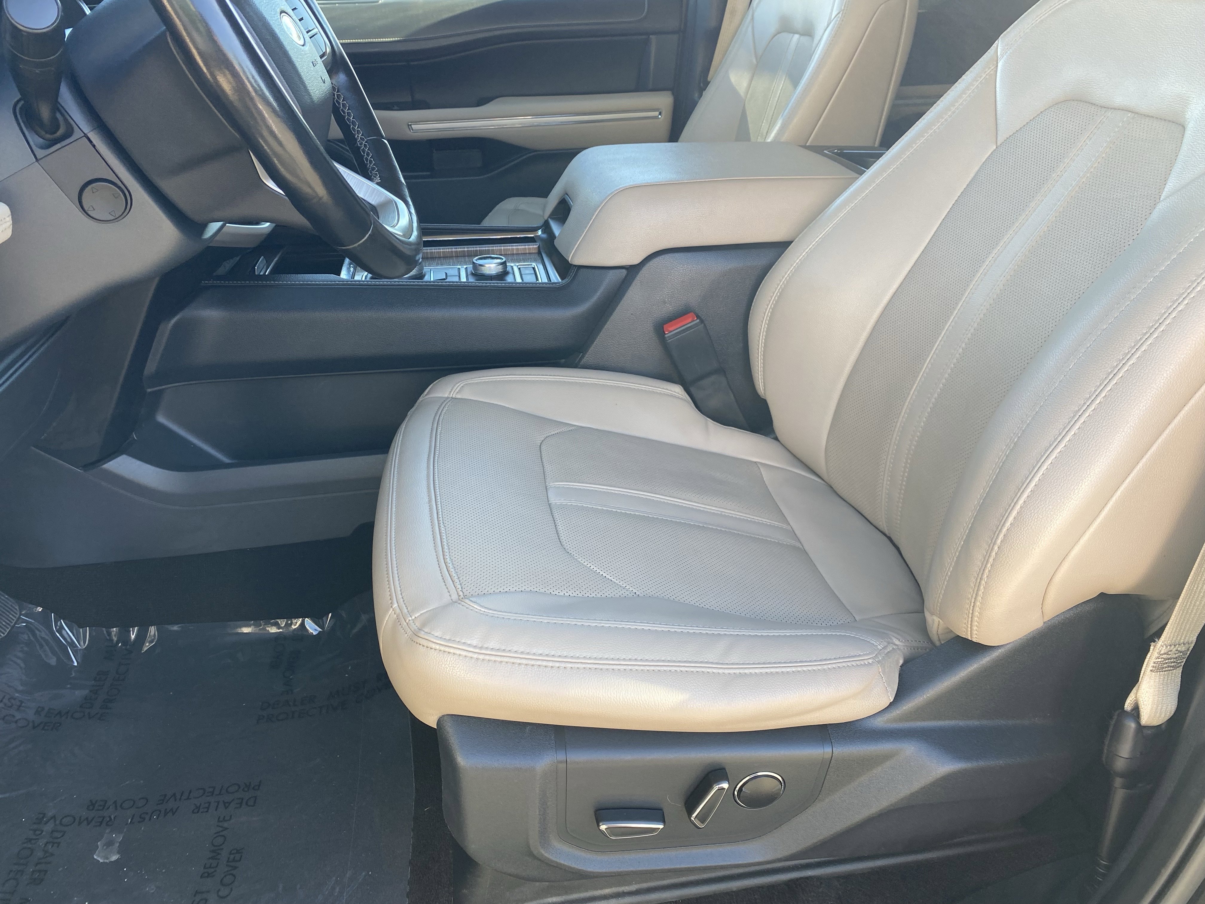 Used 2022 Ford Expedition Limited image 17